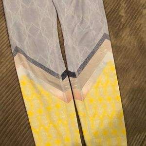 Alo yoga pants size medium